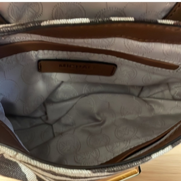 Michael Kors Crossbody - Picture 7 of 7